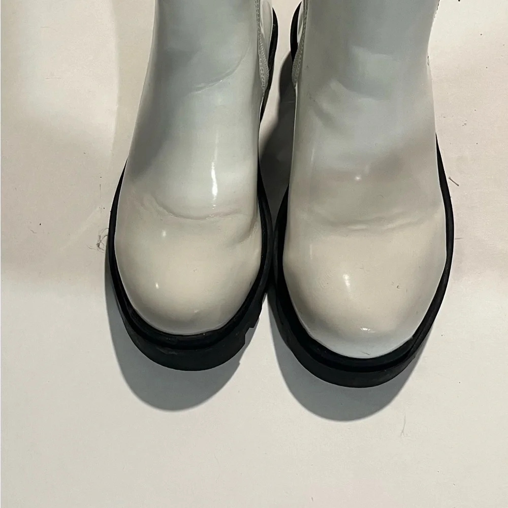 Steve Madden White and Black Sandals